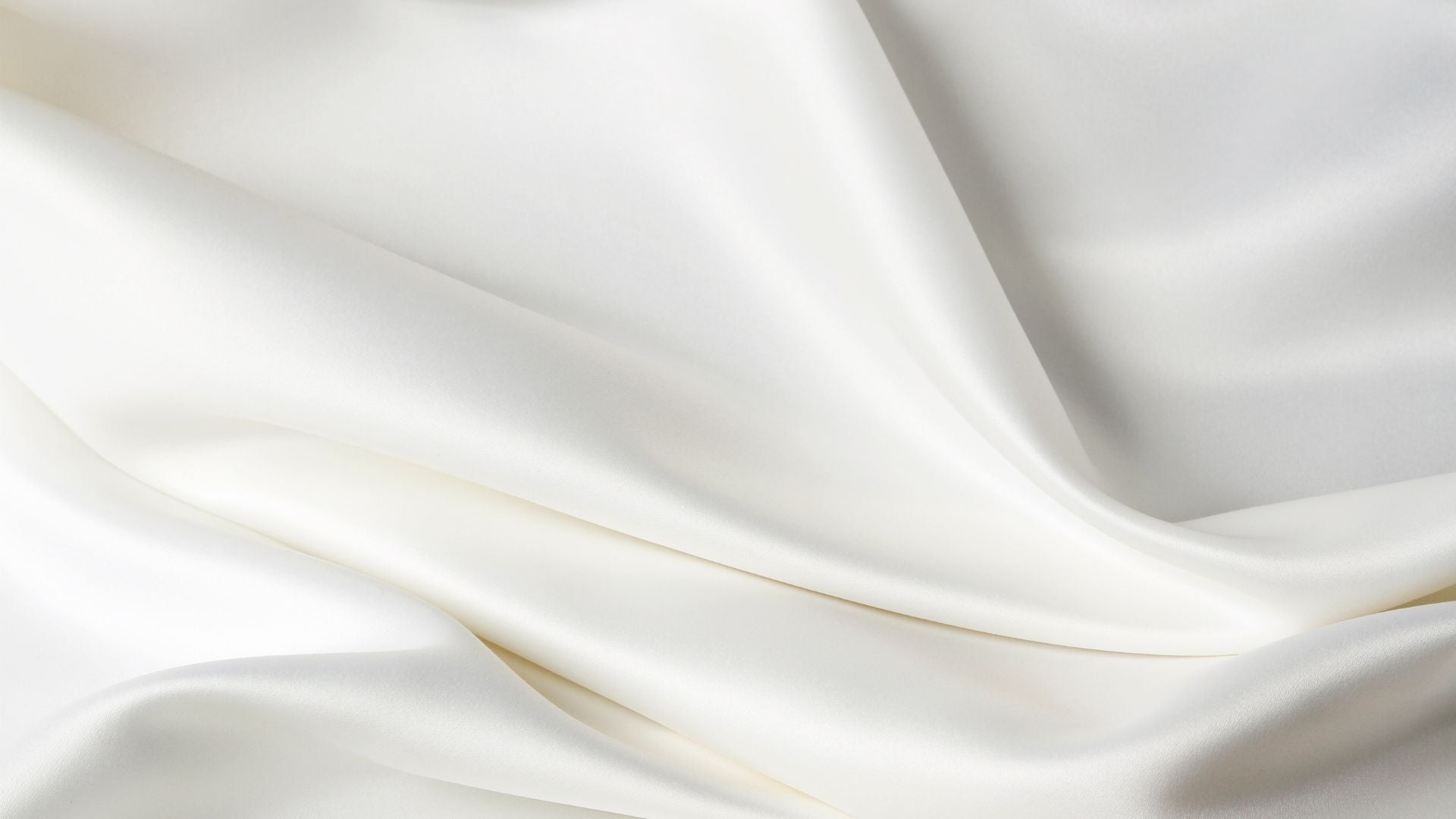 5 Reasons You Should Switch to a Silk Pillowcase