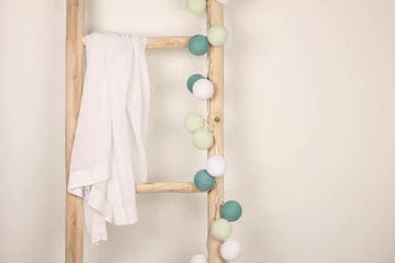 Oscar 35 Ball LED Light Chain, USB Connecter