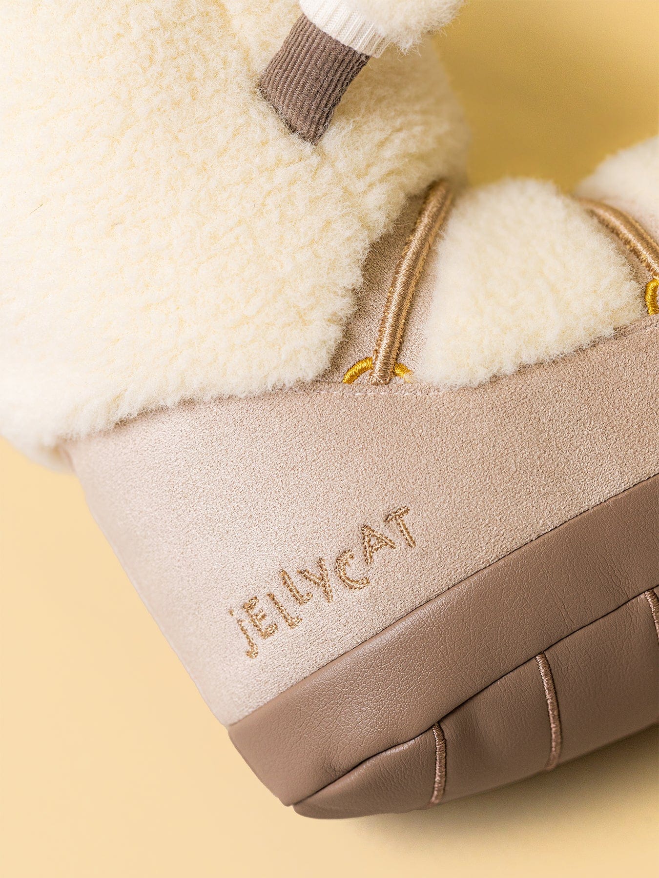 Jellycat Amuseables Perta Snow Boot