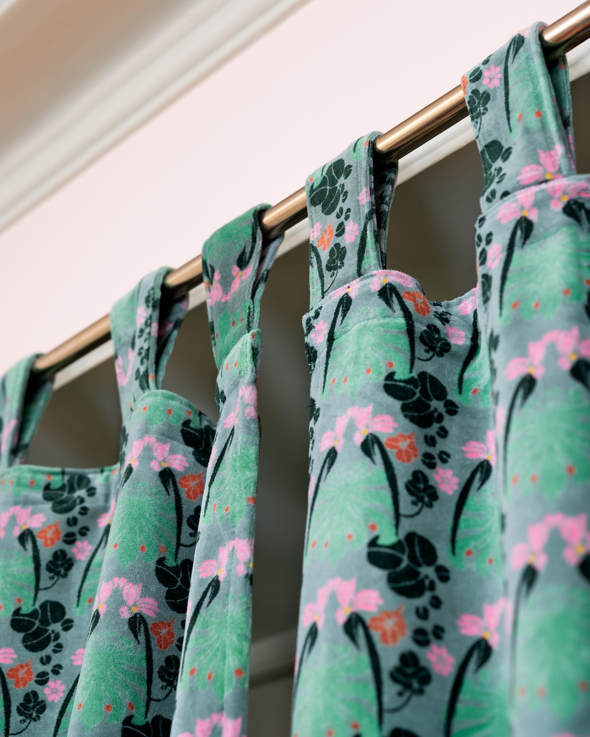 Velvet Curtain Panel 260x110cm, William Sage Green